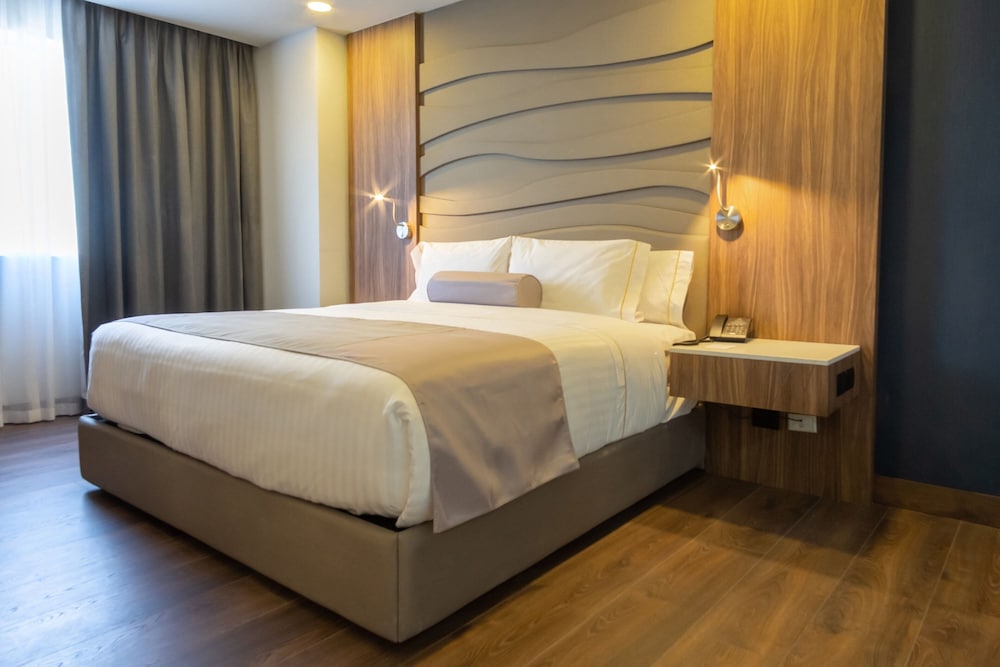 Junior Room, 1 King Bed, City View - Photo 2