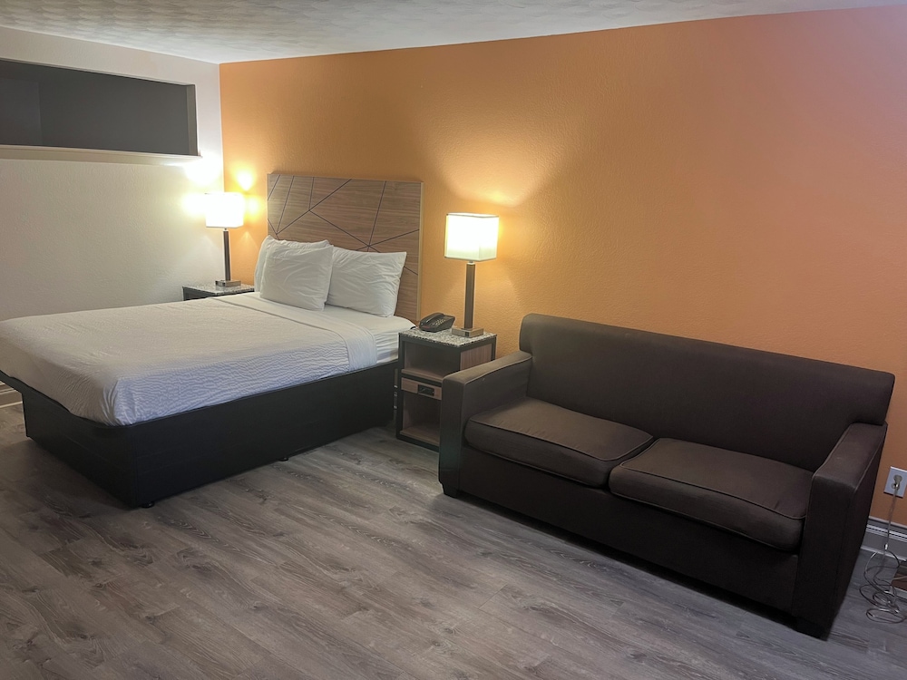 Suite, Multiple Beds, Non Smoking photo 3
