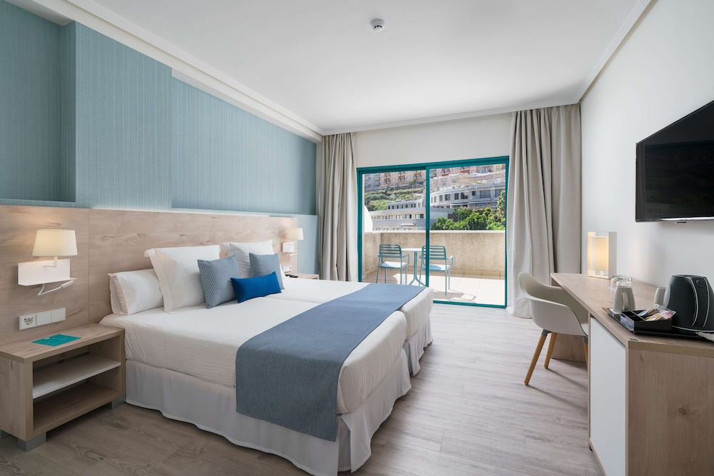 Standard Double Room, Pool View (2 Adults) thumbnail 5