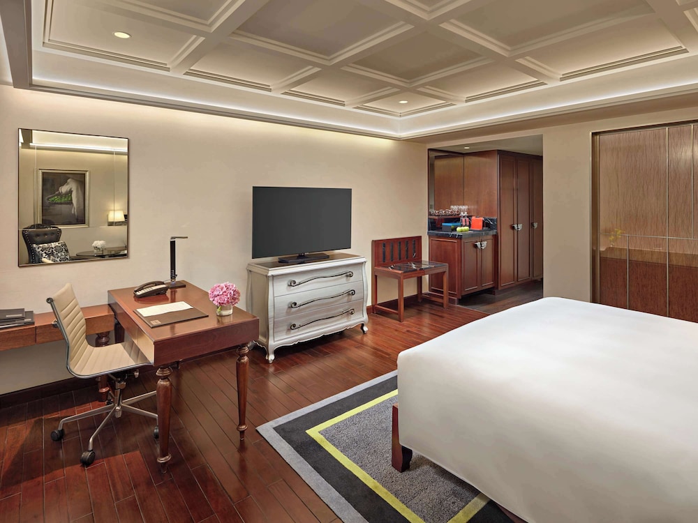 Classic 1 King Bed