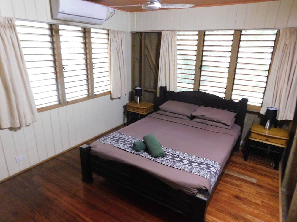Rainforest Guest House Bure 1Q 4S