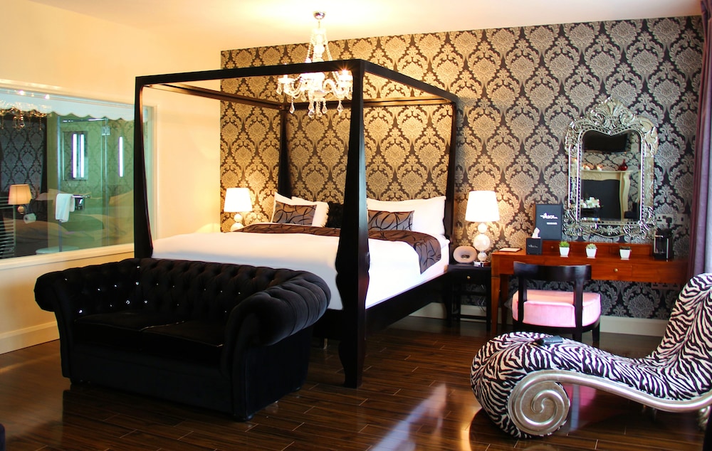 Luxury Studio Suite, 1 King Bed, Non Smoking photo 1