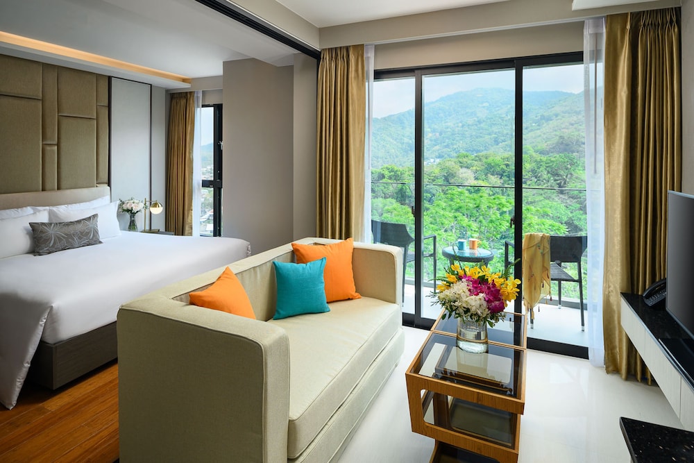 Deluxe Room - Photo 8
