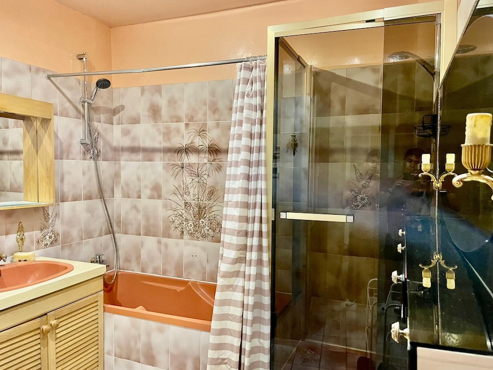 City Apartment, 4 Bedrooms, City View photo 2