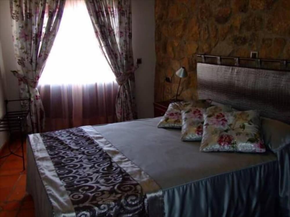 Family Room (2 Adults  + 2 Children) photo 2