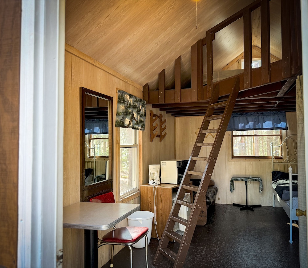 Economy Cabin photo 1