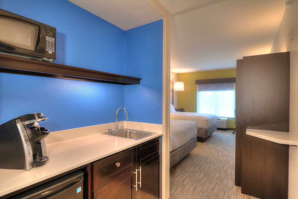 Suite, 1 King Bed (Additional Living Area) - Photo 14