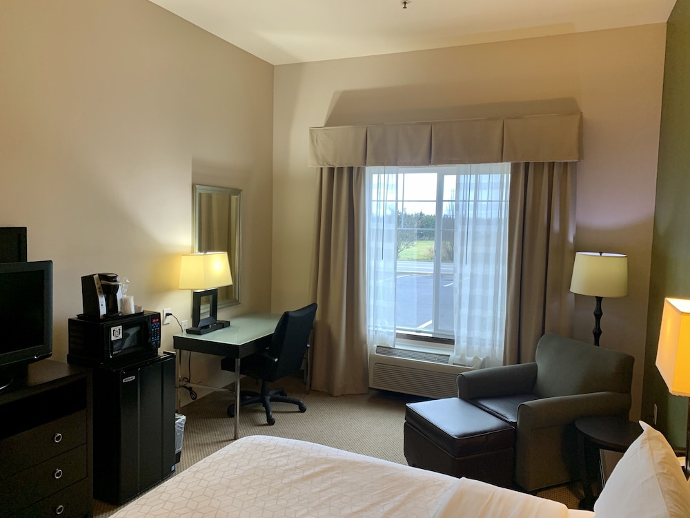 Suite, 1 King Bed (Additional Living Area) - Photo 3