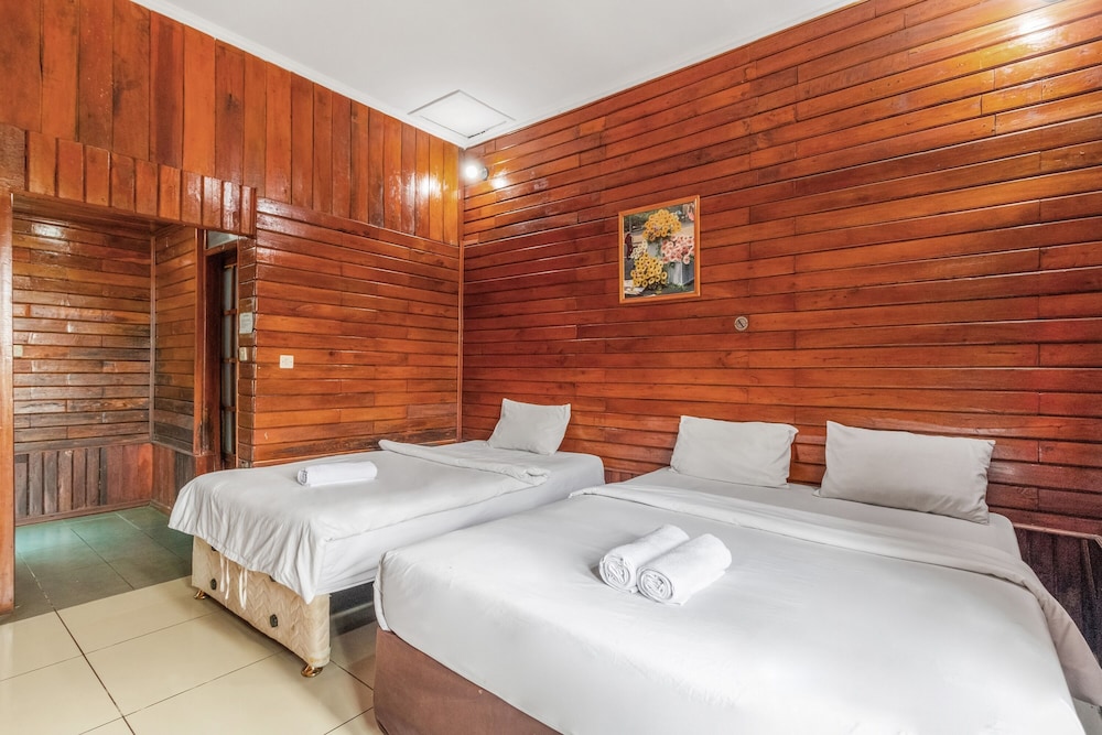 Deluxe Room - Photo 6