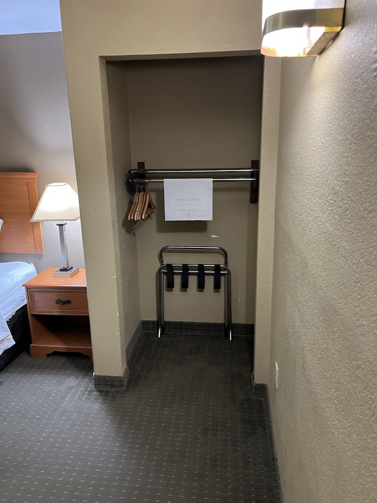 Room, 1 Queen Bed, Accessible, Non Smoking - Photo 5