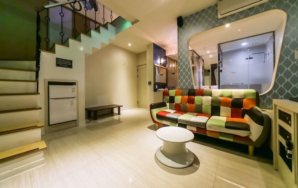 Duplex (Party Room B) photo 1