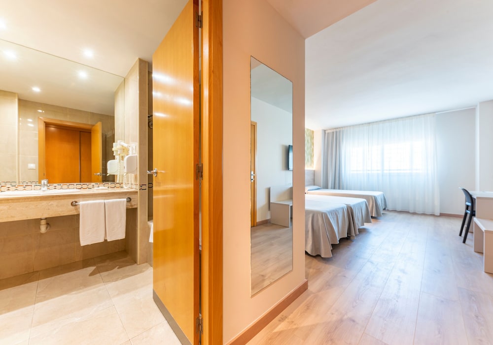 Double Room - Photo 6