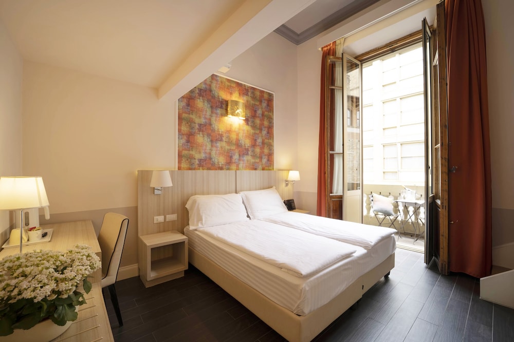 Double Room, Balcony, City View photo 1