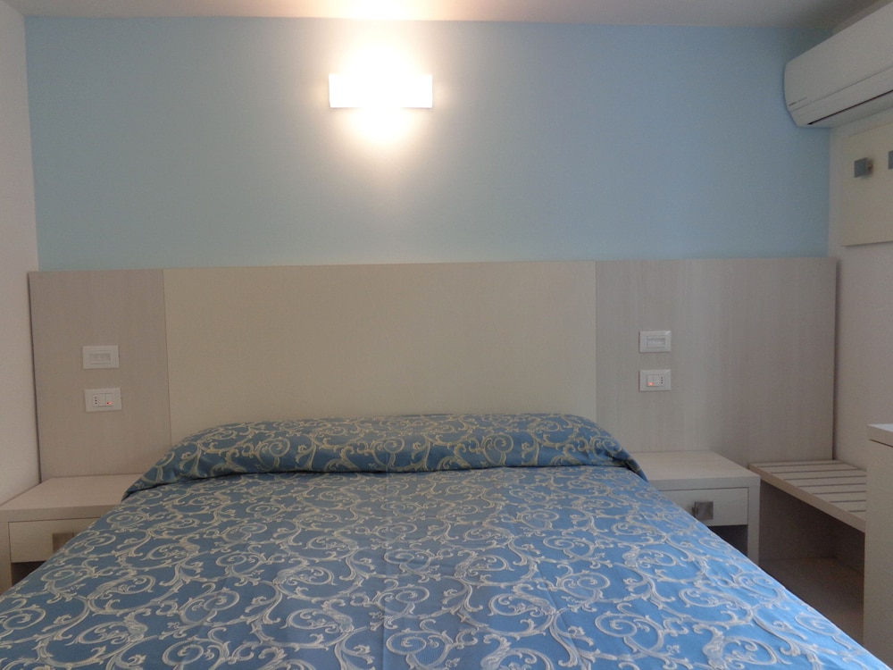 Double or Twin Room photo 1