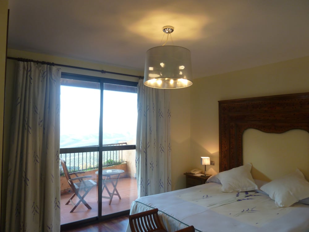 Standard Double Room Single Use photo 3