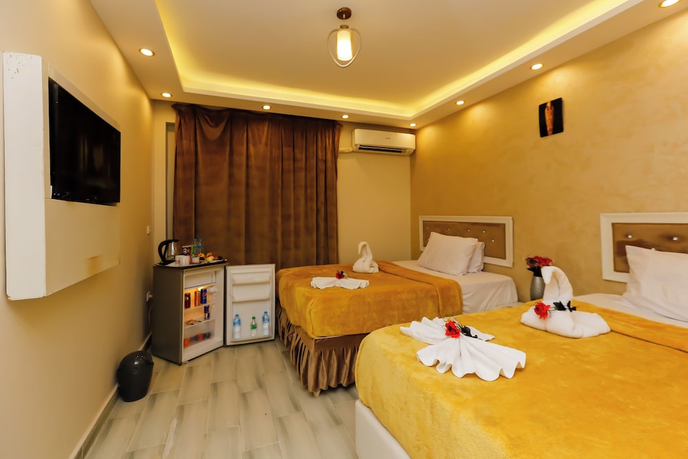 Elite Triple Room photo 3