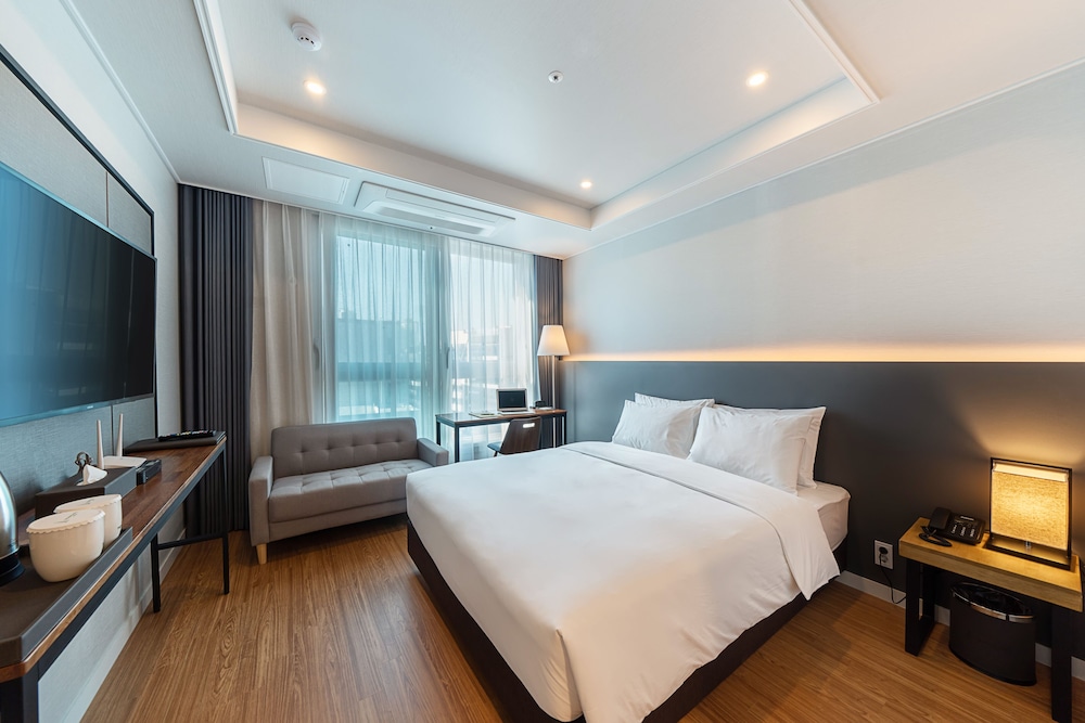 Business Double Room - Photo 1