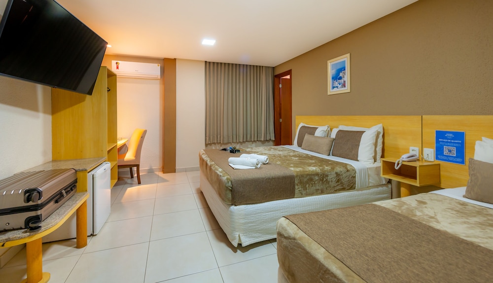 Superior Room (1 Cama casal + 1 Cama solteiro)