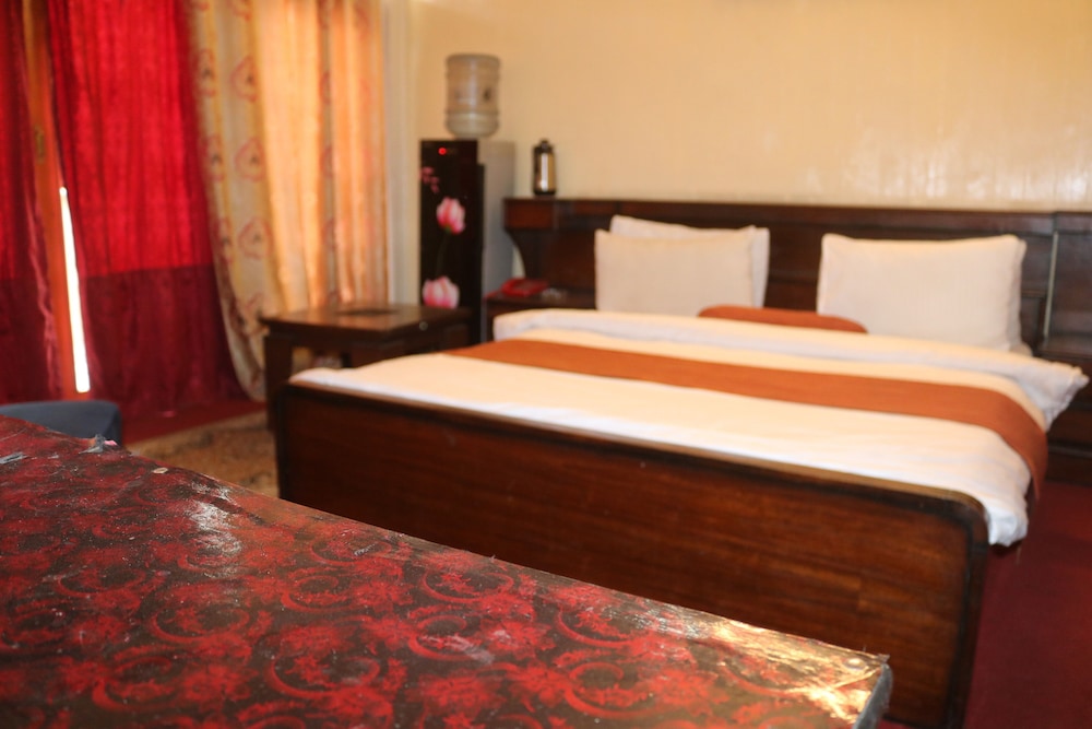 Deluxe Double or Twin Room photo 2