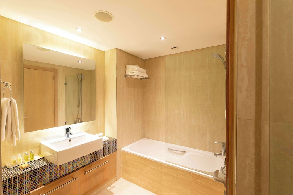 One Bedroom Apartment, Pool View - Photo 13