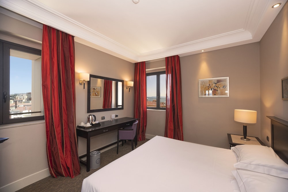 Deluxe Room - Photo 7