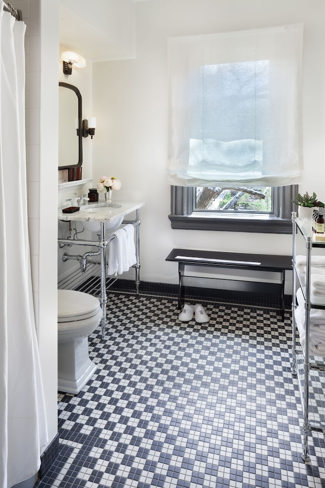 Deluxe Room, 1 King Bed
