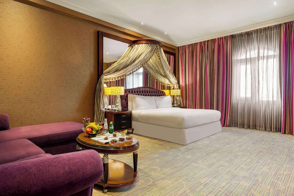 Executive Room, 1 King Bed - Photo 1