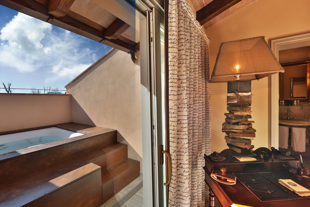 Junior Room (La Biblioteca)