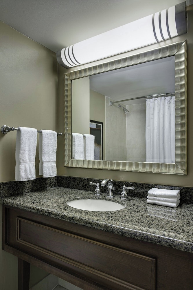 Room, 2 Double Beds (Mobility/Hearing Accessible, Tub) - Photo 4