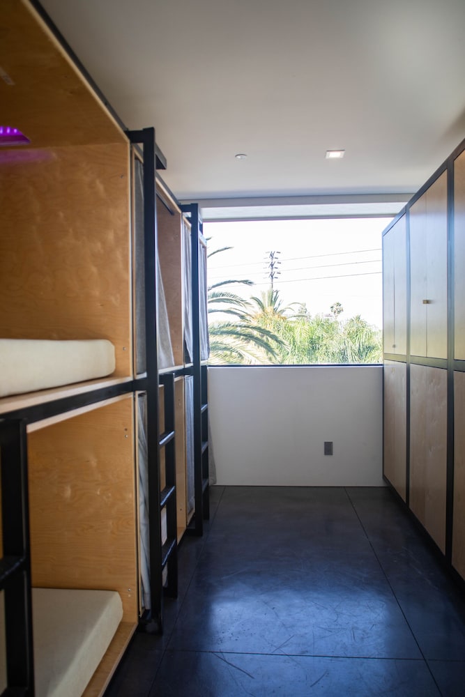 Basic Shared Dormitory, Men only