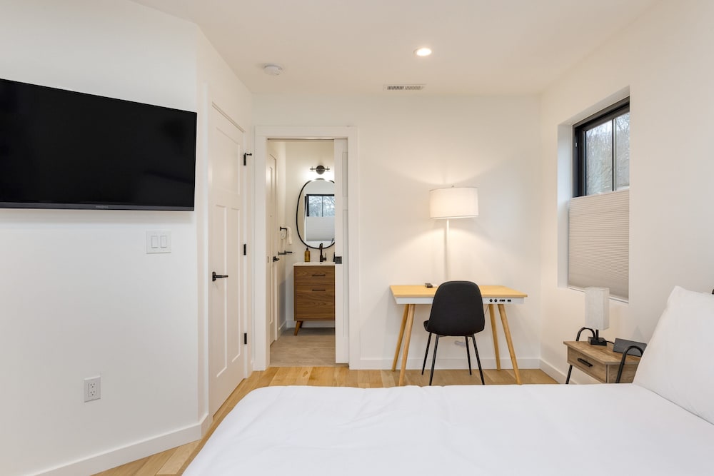 House (4 Bedrooms)