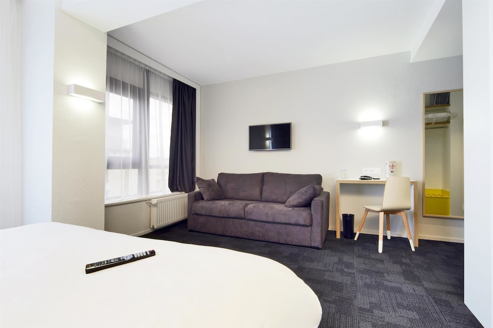 Junior suite, 1 double bed and 1 sofa bed - Photo 2