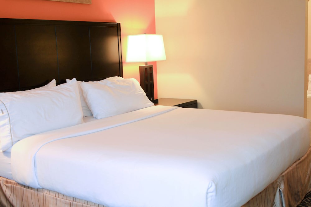 Standard Room, 1 King Bed - Photo 1