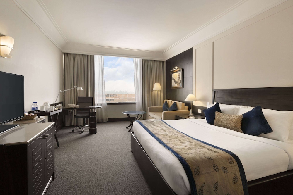Premium Room, 1 King Bed, Non Smoking photo 1