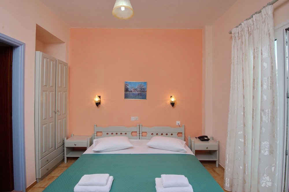 Economy Twin Room, City View - Photo 1