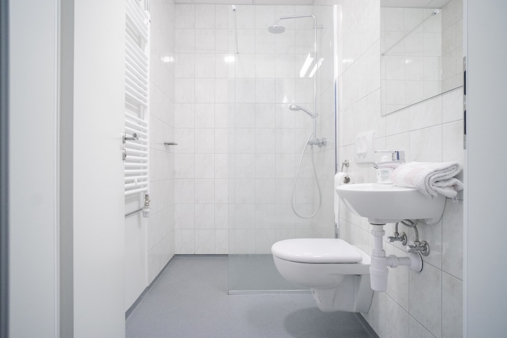 Double or Twin Room, Private Bathroom photo 3