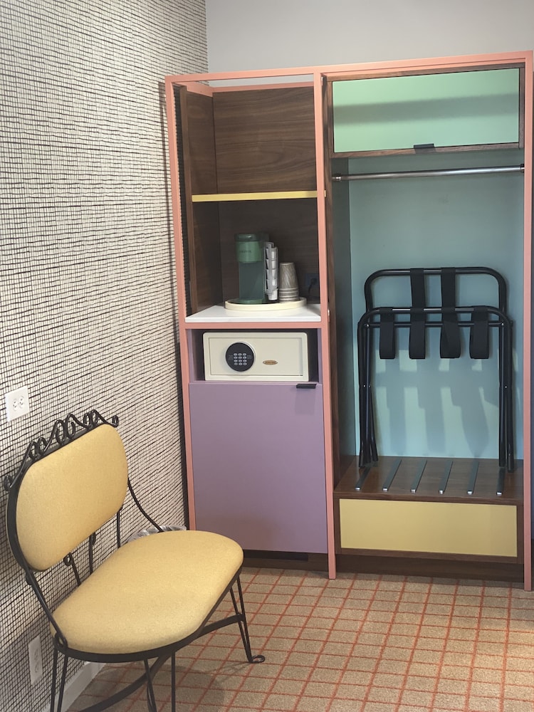 Basic Double Room thumbnail 5