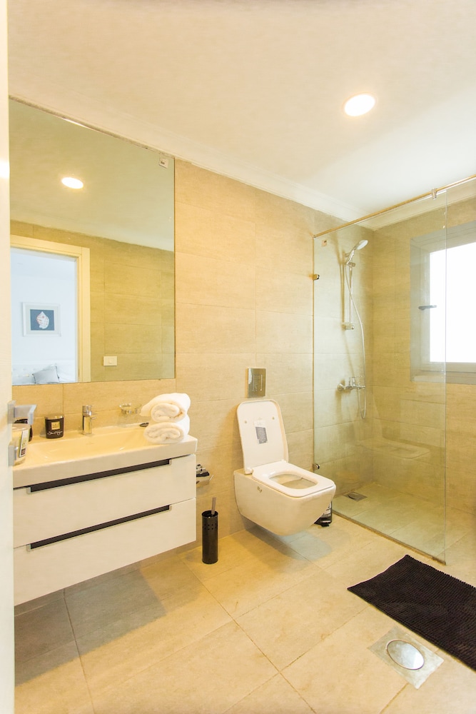 Exclusive Apartment, 2 Bedrooms, Ensuite - Photo 9