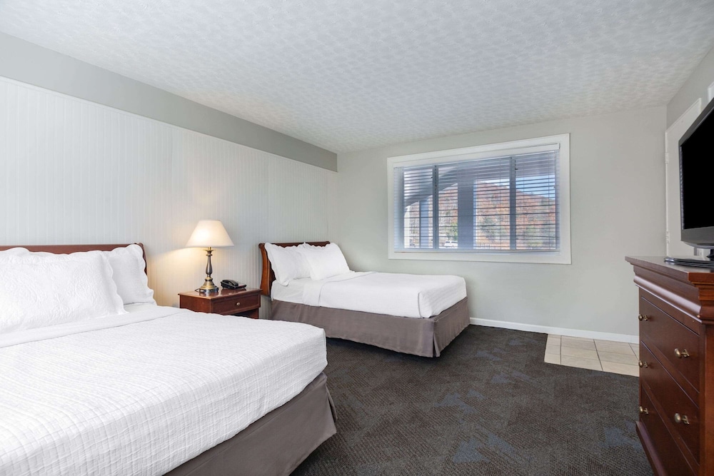 Room, 2 Double Beds, Non Smoking photo 1