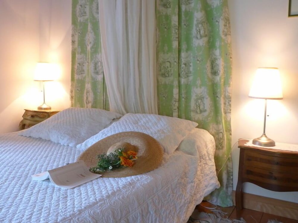 Double Room, 1 Queen Bed photo 1
