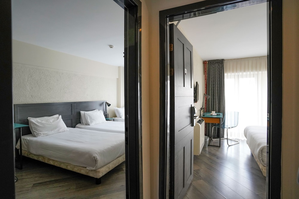 Family Suite, Connecting Rooms photo 1