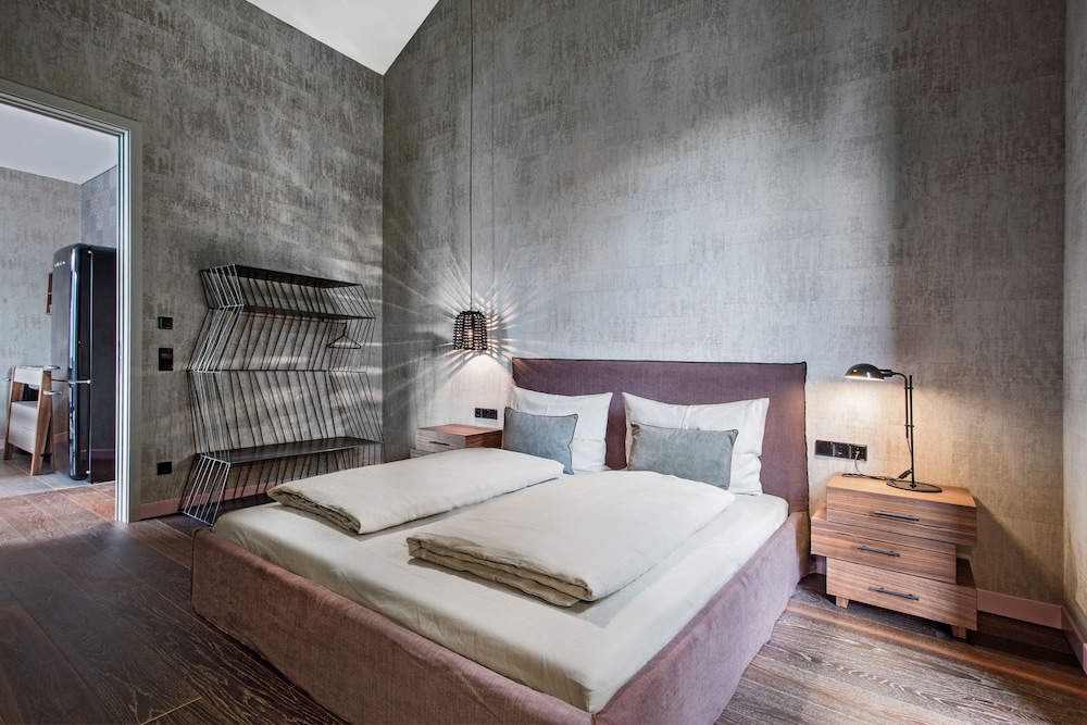 Design Penthouse, 3 Bedrooms, Balcony, Lake View photo 3