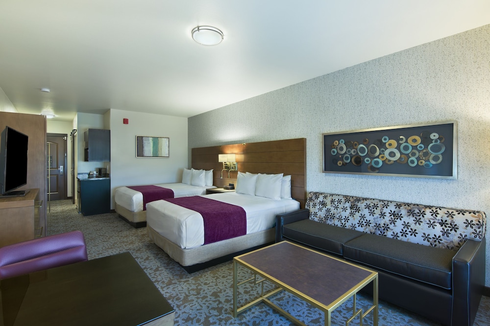 2 Queen Suite