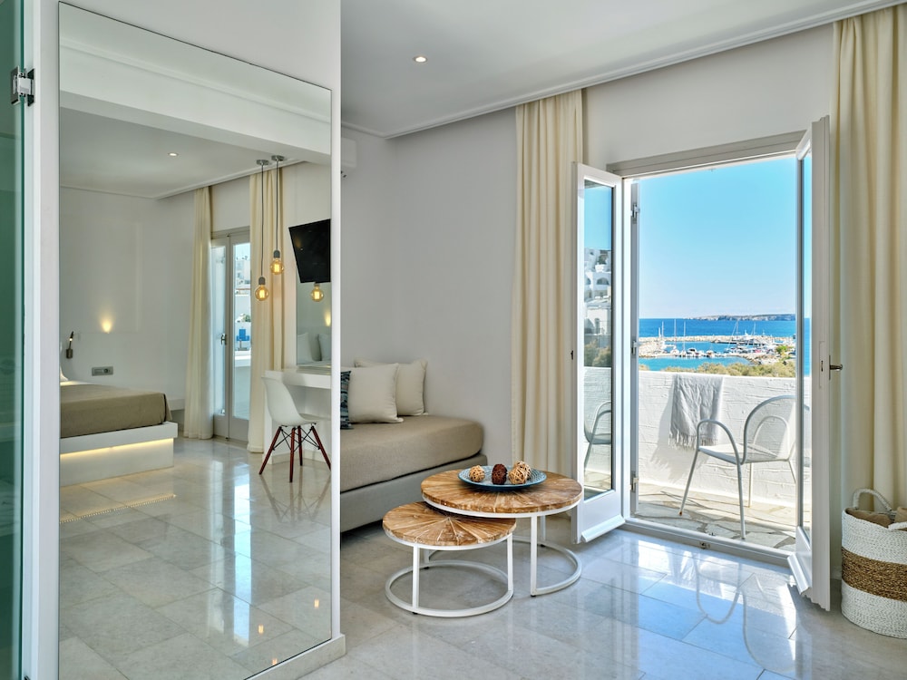 Panoramic Suite (Penthouse) photo 3
