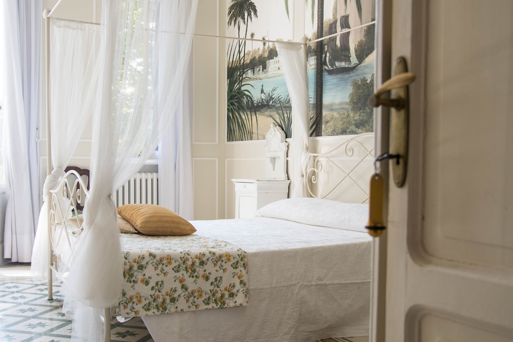 Romantic Suite, 1 Queen Bed photo 3