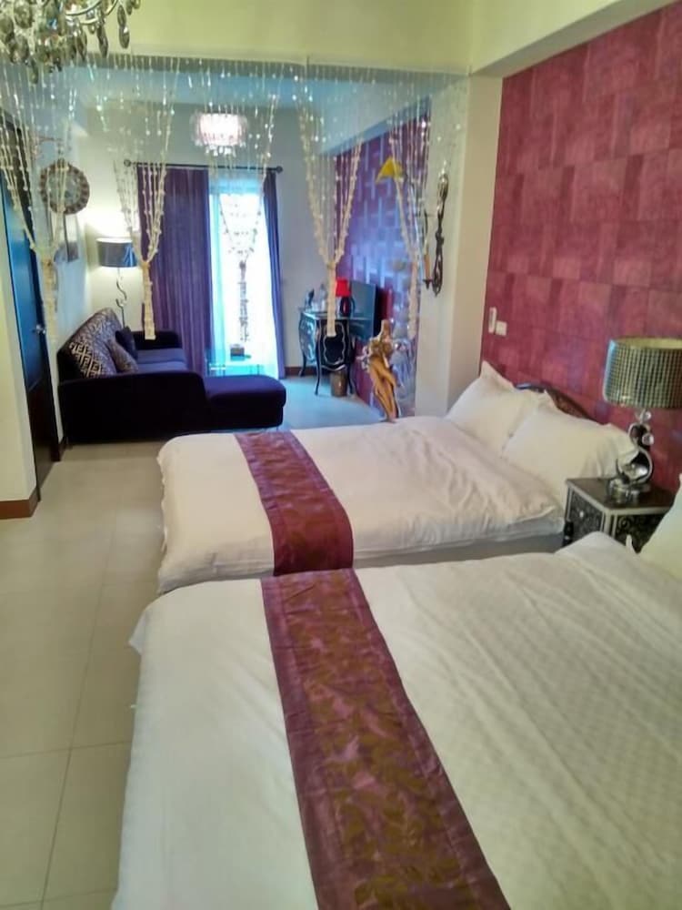 Quadruple Room (Dance Dream) photo 1