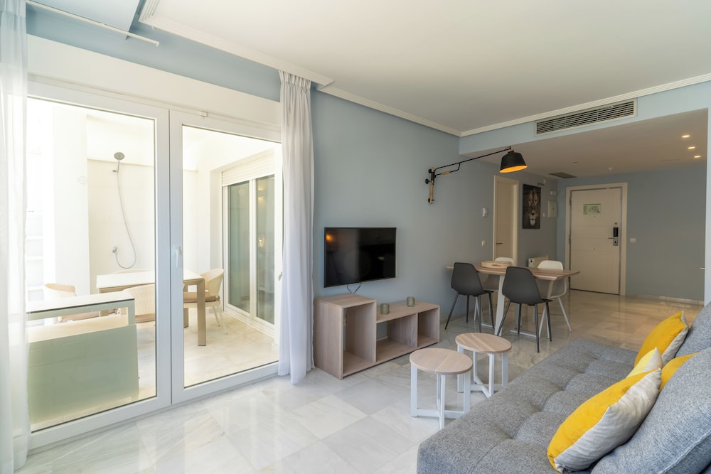 Deluxe Apartment, 1 Bedroom, Balcony, Partial Ocean View (Caleta)