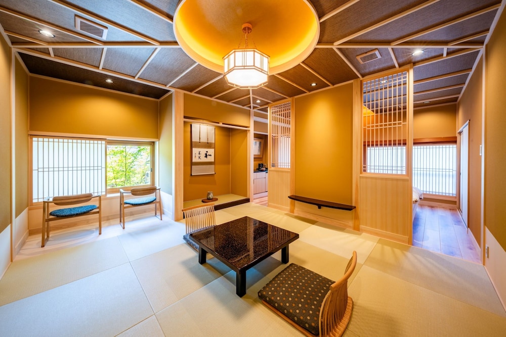 Deluxe Room, Non Smoking, Bathtub photo 3
