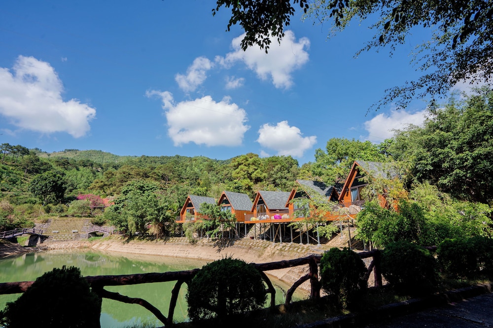 Standard Bungalow, Balcony, Lake View photo 1