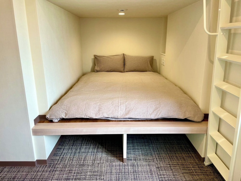 Family Triple Room, City View photo 2